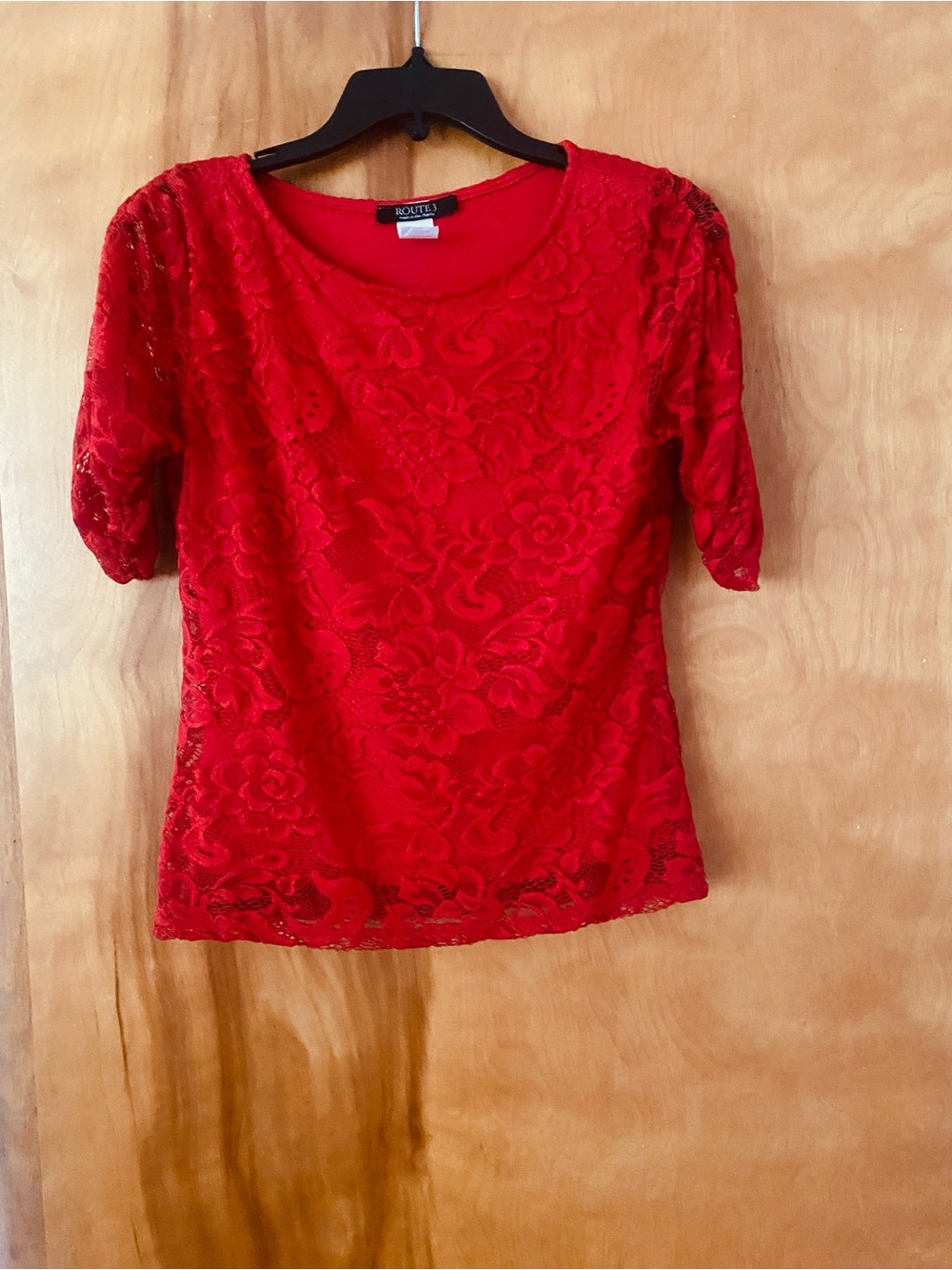Route 3 Los Angeles Red Floral Lace Short Sleeve Top